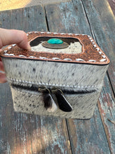 Load image into Gallery viewer, Cowhide jewelry box