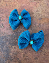 Load image into Gallery viewer, Blue and turquoise piggy hair clips