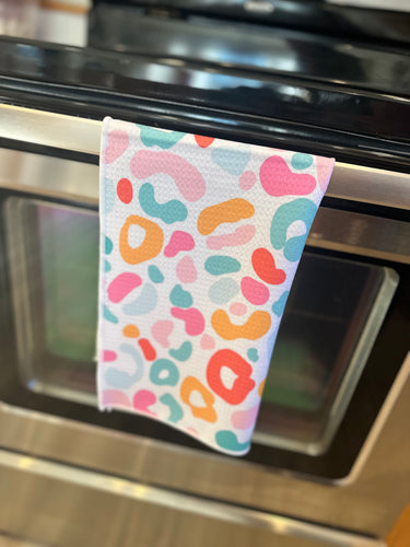 Rainbow cheetah print hand towel