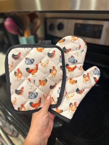 Chickens pot holder/ oven mitt set