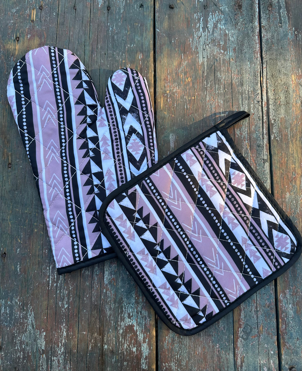 Aztec oven mitt pot holder set