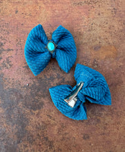 Load image into Gallery viewer, Blue and turquoise piggy hair clips