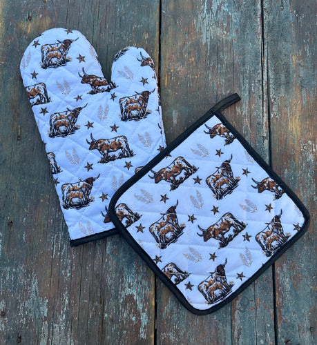 Longhorn oven mitt pot holder set