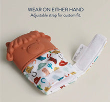 Load image into Gallery viewer, Highland cow teething mitt