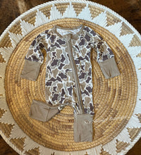 Load image into Gallery viewer, Camo bamboo baby sleeper