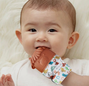 Highland cow teething mitt