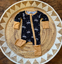 Load image into Gallery viewer, Rope the moon &amp; stars baby bamboo sleeper