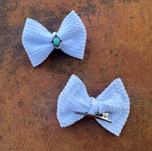 Load image into Gallery viewer, White and turquoise baby piggy bow clips