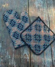 Load image into Gallery viewer, Brown Aztec oven mitt pot holder set