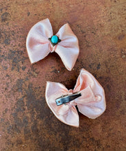 Load image into Gallery viewer, Piggy hair bows