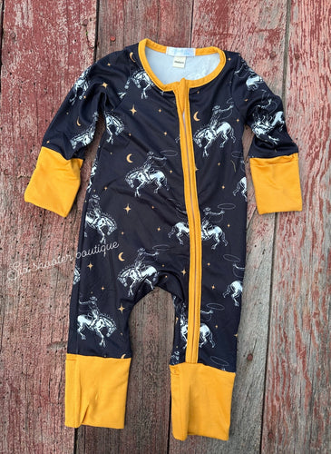 Rope the moon baby sleeper with hands/ feet covers (sale)