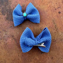 Load image into Gallery viewer, Blue and turquoise baby piggy bow hair clips