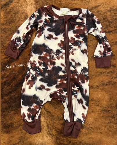 Cowprint baby sleeper