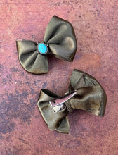Load image into Gallery viewer, Baby piggy hair bows
