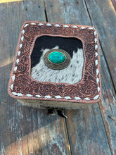 Load image into Gallery viewer, Cowhide jewelry box