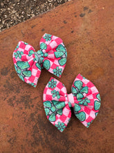 Load image into Gallery viewer, Pink checkered turquoise baby piggy bows
