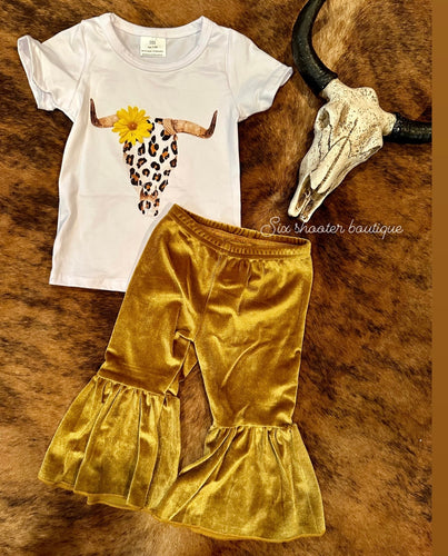 Cowskull velvet bell set