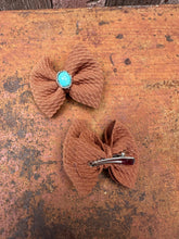 Load image into Gallery viewer, Brown and turquoise piggy hair clips