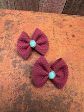 Load image into Gallery viewer, Maroon and turquoise piggy hair bows