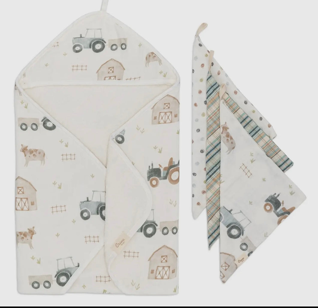 Farmhouse tractor hooded towel cloth set