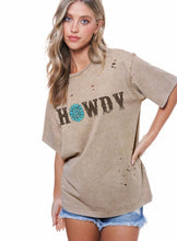 Load image into Gallery viewer, Howdy distressed tee