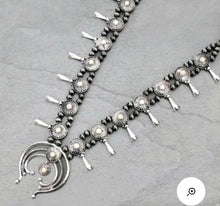 Load image into Gallery viewer, White and silver long squash necklace