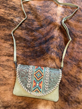 Load image into Gallery viewer, Aztec Montana west cross body purse