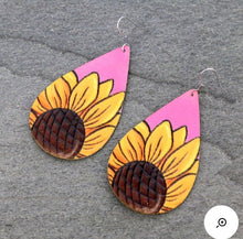 Load image into Gallery viewer, Pink leather sunflower earrings