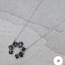 Load image into Gallery viewer, Simple black squash necklace