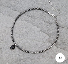 Load image into Gallery viewer, Black and silver choker necklace