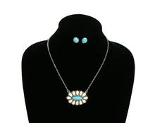 Load image into Gallery viewer, Turquoise and white cluster necklace