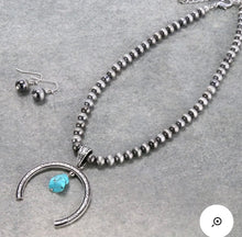 Load image into Gallery viewer, Turquoise and silver simple squash necklace