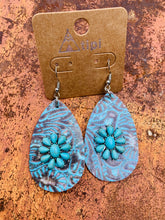 Load image into Gallery viewer, Turquoise leather cluster earrings