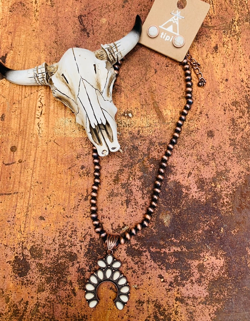Bronze and white simple squash necklace